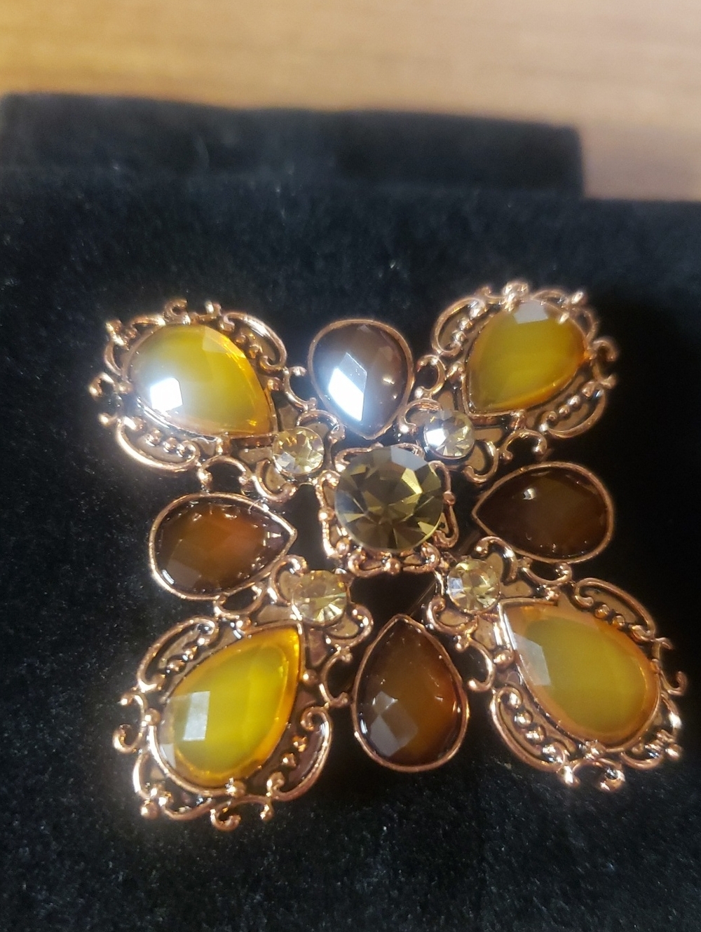 Vintage-Inspired Amber and Brown Gemstone Brooch